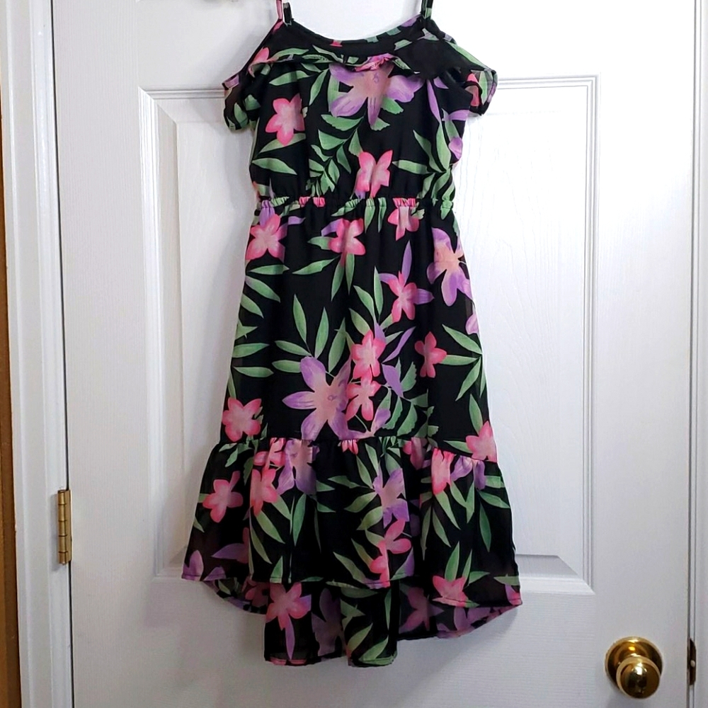 Girls fun floral low-high dress.